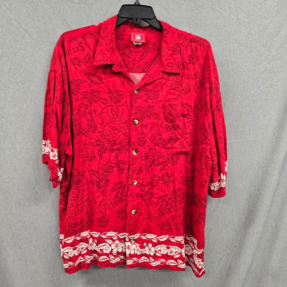 NFL Tampa Bay Buccaneers Mens Rayon Hawaiian Camp Shirt Red Floral XL Vintage